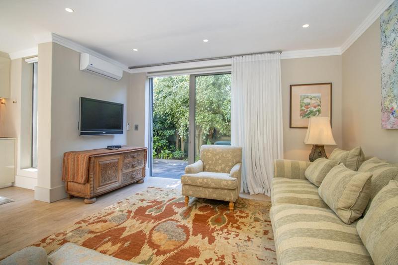 4 Bedroom Property for Sale in Constantia Western Cape